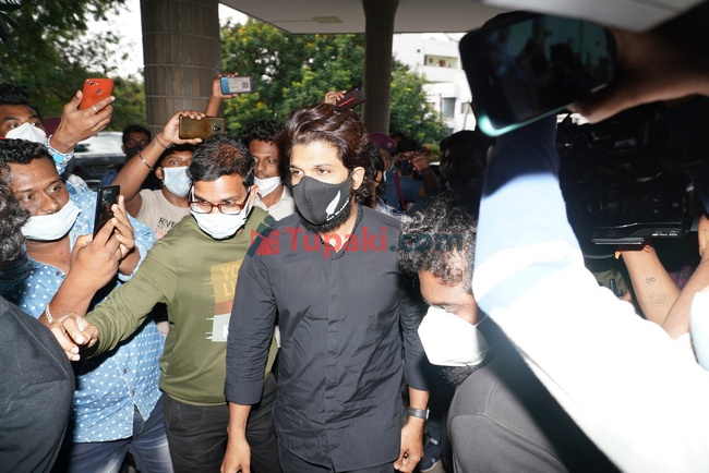 Actor Allu Arjun at Apollo hospital for sai dharam tej